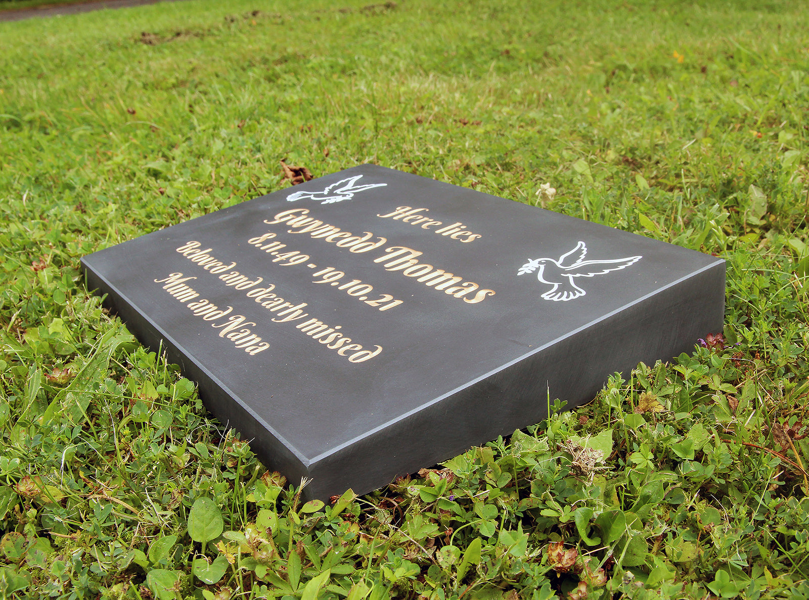 200mm x 300mm Slate memorial wedge with personalised text and optional motif
