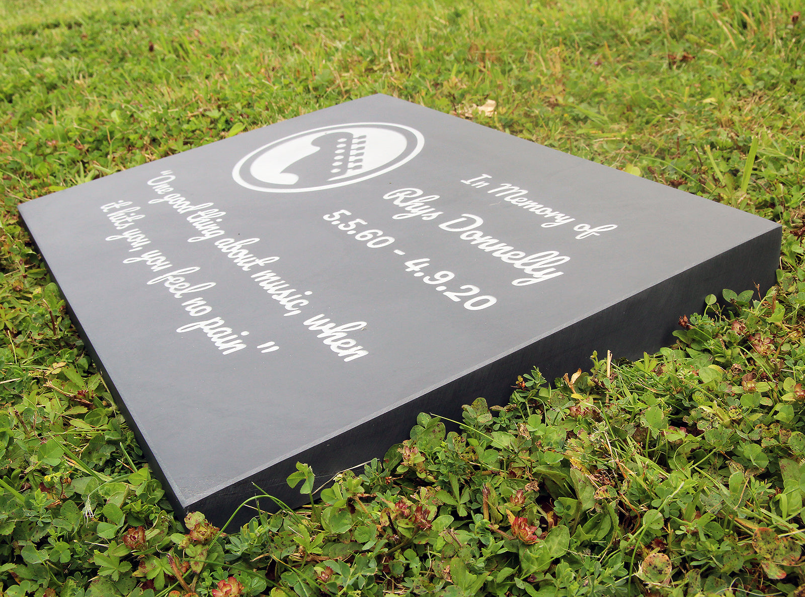 300mm x 400mm Slate memorial wedge with personalised text and optional motif
