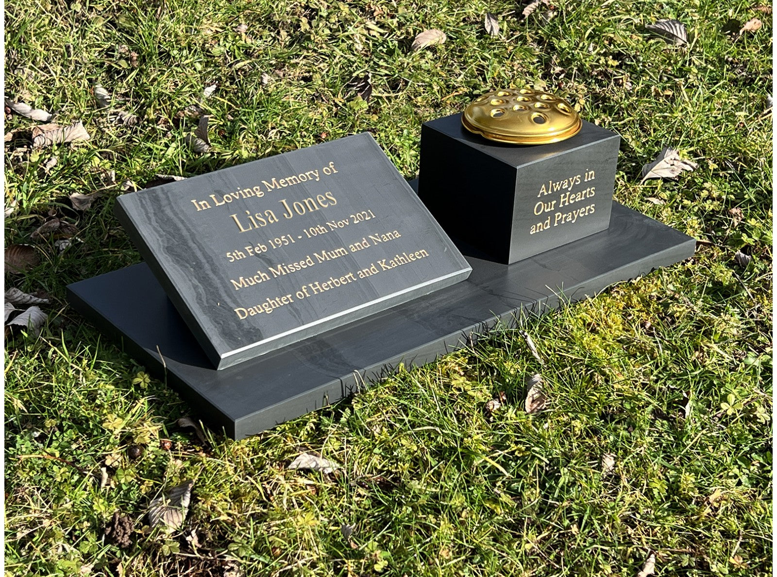 Welsh slate premium memorial, 300mm x 600mm base, with a free stand small plaque and vase