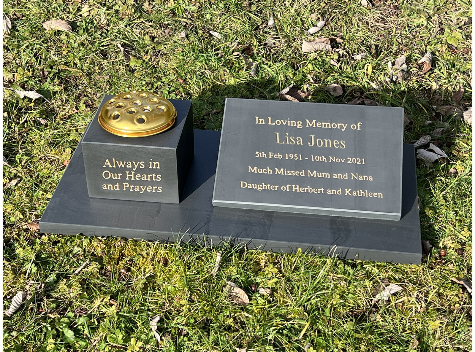 Welsh slate premium memorial, 300mm x 600mm base, with a free stand vase and small plaque