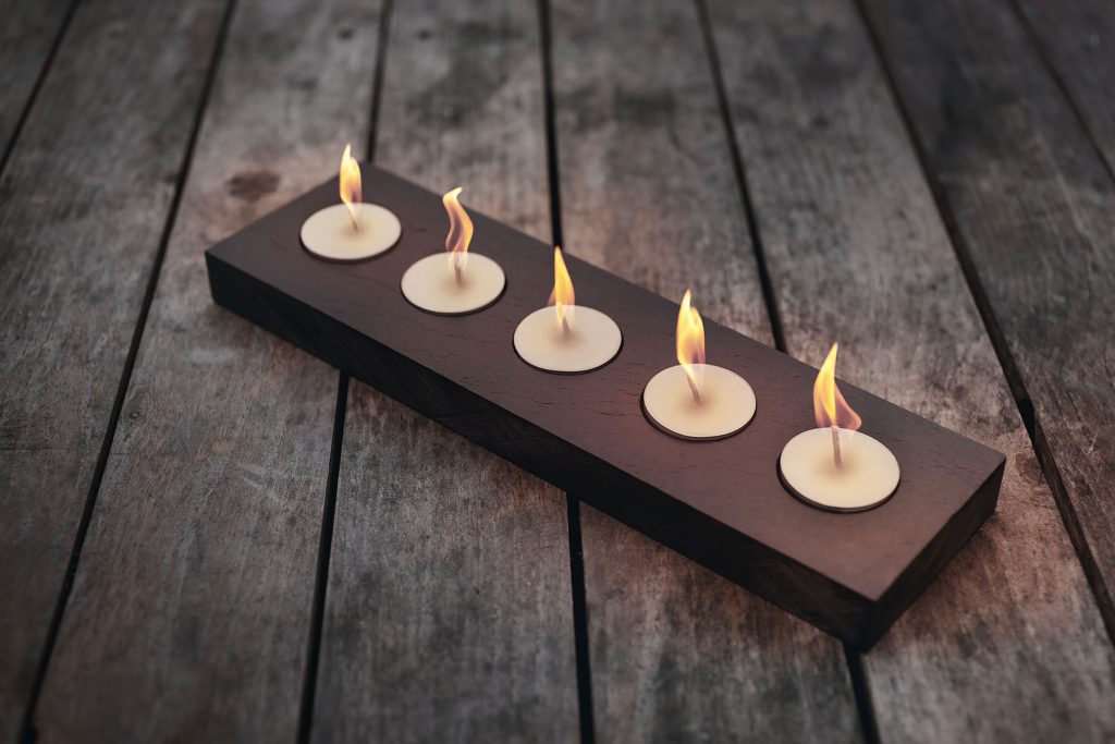 Welsh slate tealight holder which holds 5 tealights