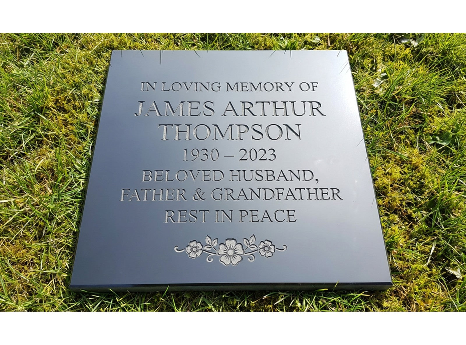 475 x 475 | Flat Memorial | 30mm - 1.2" Thick