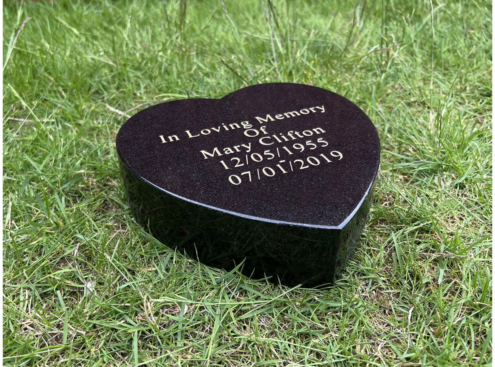 Granite memorial heart 8 inches