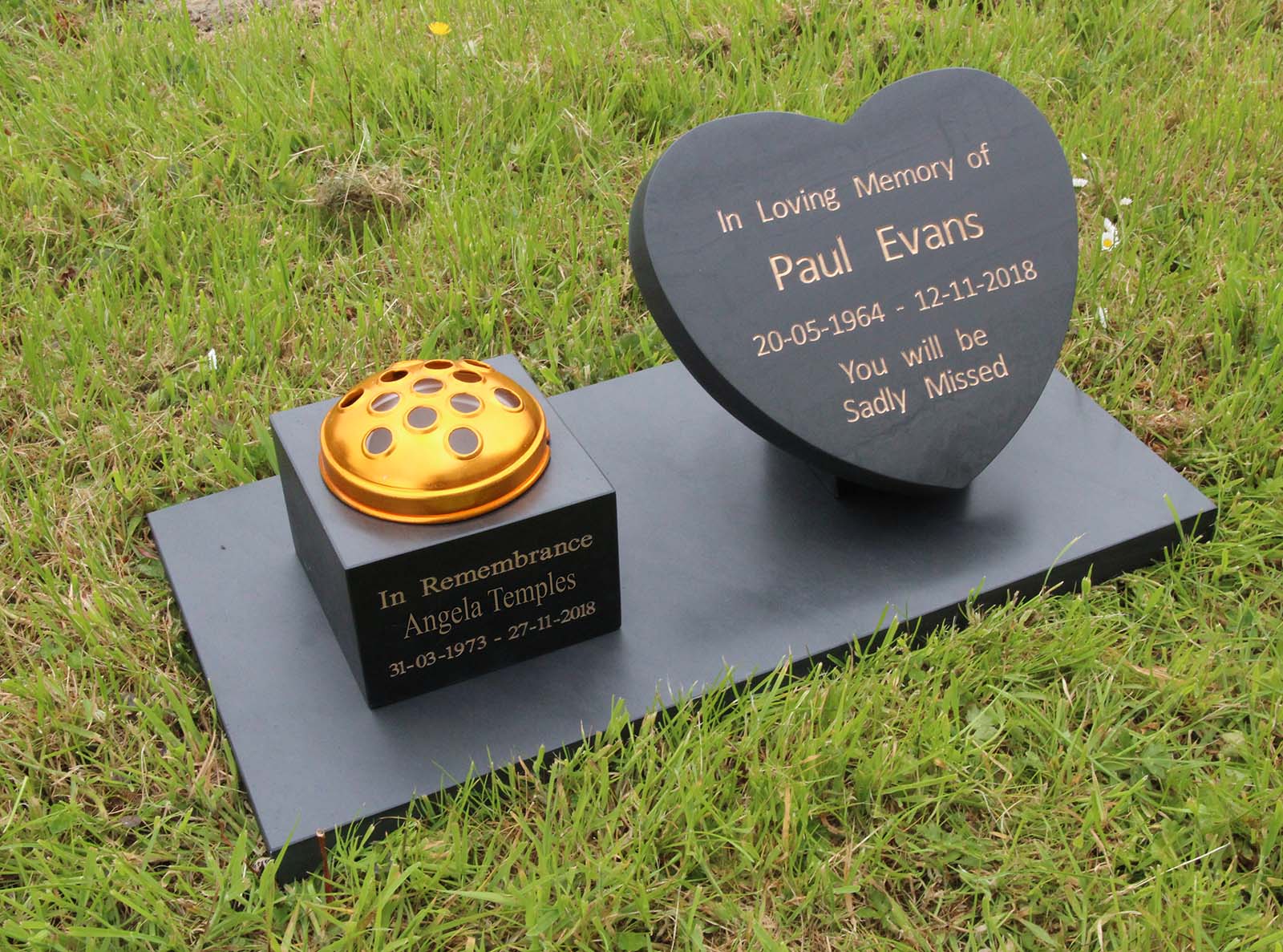 Welsh slate premium memorial, 300mm x 600mm base, with a free stand vase and heart