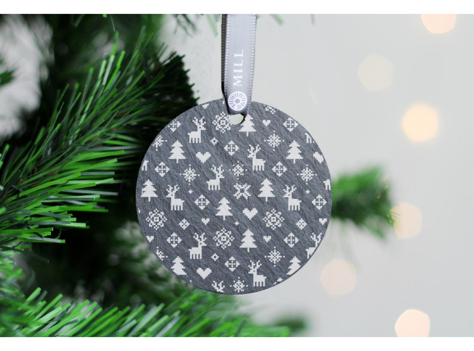 Round welsh slate christmas tree decoration with Christmas motif 