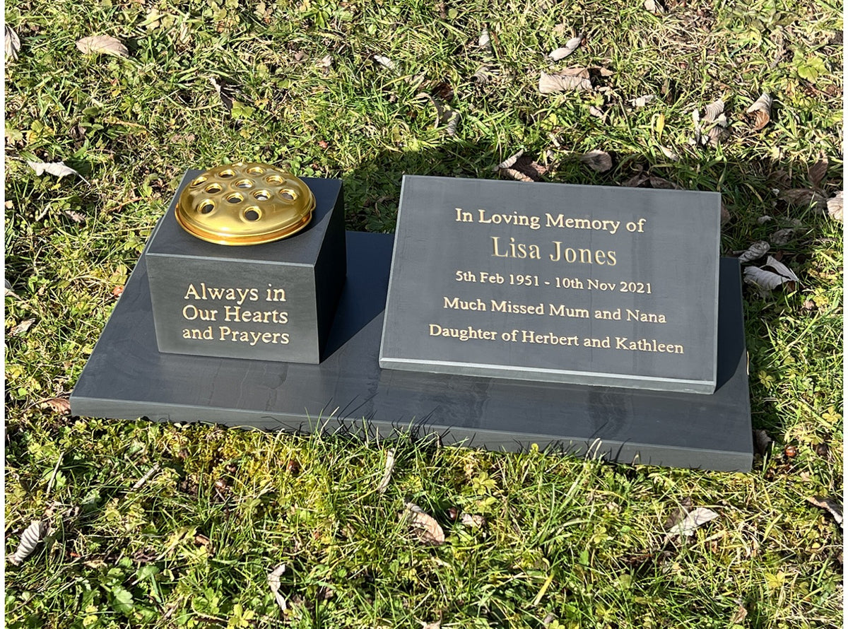 Vase & Small Plaque Memorial 300 x 600mm