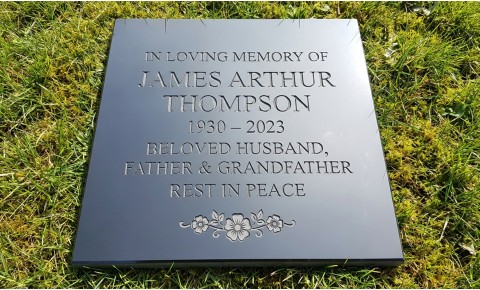 475 x 475 - 19" x 19" | Flat Memorial | 30mm - 1.2" Thick